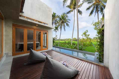 View (from property/room), Balcony/Terrace, Swimming pool