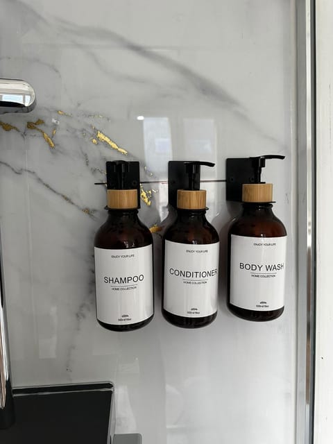 Lovely 1BR & 1LR Apt for 4P, Only 15 Min Walk to City Center Apartment in Ghent