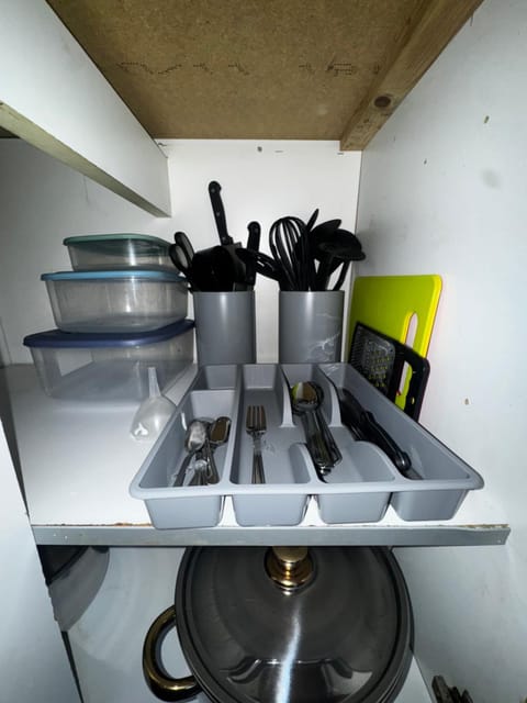 4BR Home near Airport & City Centre Free Parking Apartment in Edinburgh