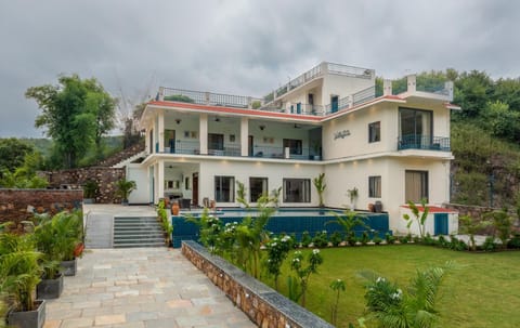 Property building, Spring, Day, Natural landscape, Garden, Garden view