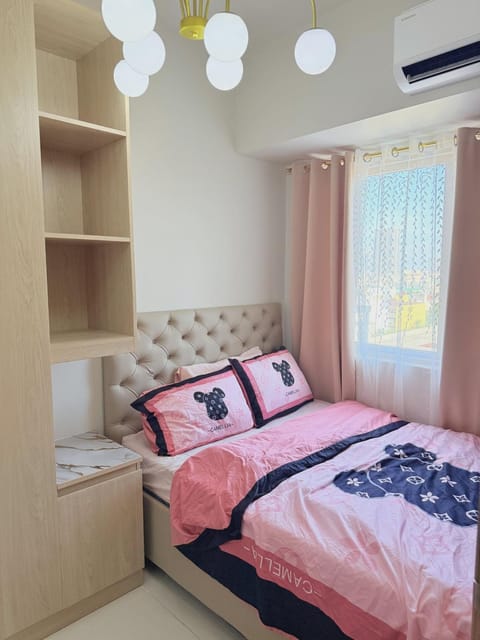 Bed, Photo of the whole room, Bedroom, wardrobe