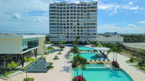 Property building, Swimming pool