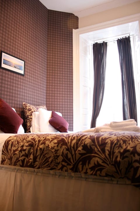 Bed, Day