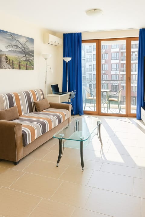 TV and multimedia, Seating area