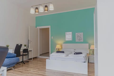 Bed, Seating area, Bedroom