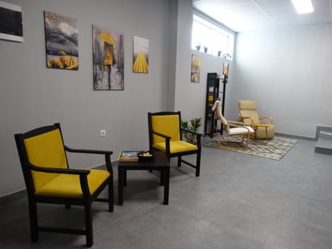 Property building, Living room, Decorative detail, Seating area, heating