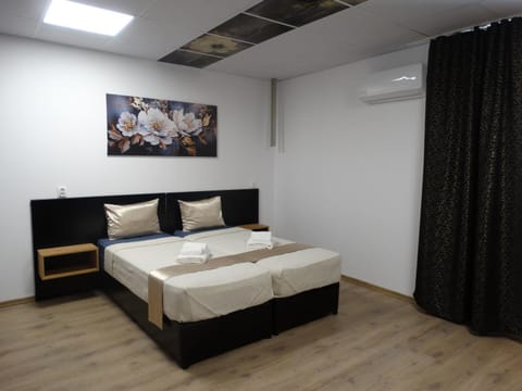 Bed, View (from property/room), Photo of the whole room, Bedroom, internet, towels