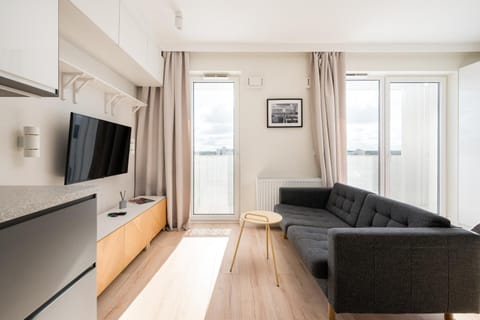 Communal lounge/ TV room, TV and multimedia, Living room, Seating area, Evening entertainment