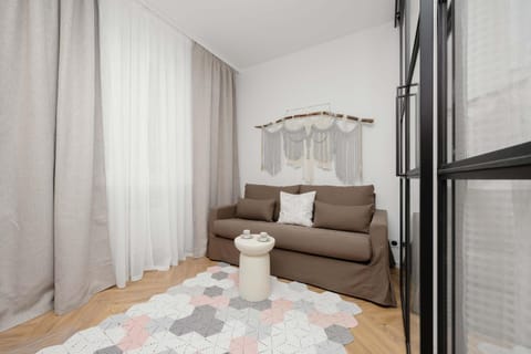 Living room, Photo of the whole room, Seating area