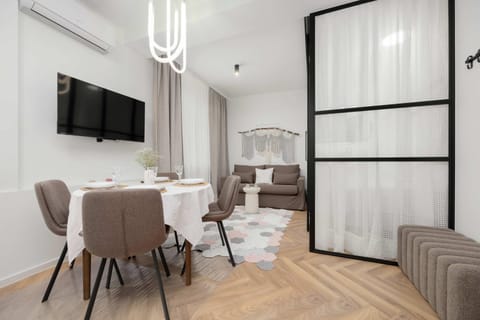 Living room, Seating area, Dining area