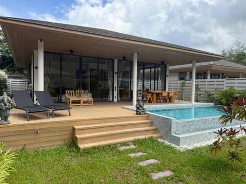 Balcony/Terrace, Pool view, Swimming pool