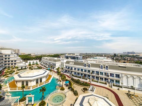 Property building, Day, City view, Pool view