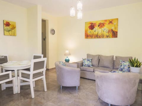 Living room, Decorative detail, Seating area, Dining area