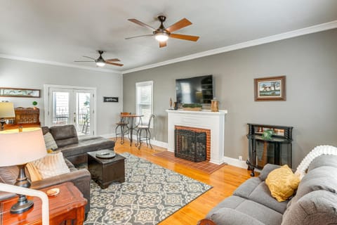 Walk Everywhere! Dtwn WashMo Home Near Wineries House in Ozark Mountains