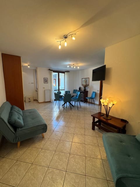 Communal lounge/ TV room, Living room, Seating area, Dining area