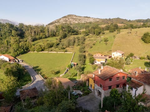 Neighbourhood, Natural landscape