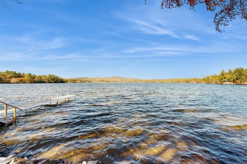 Four Seasons Lakehouse House in Franklin