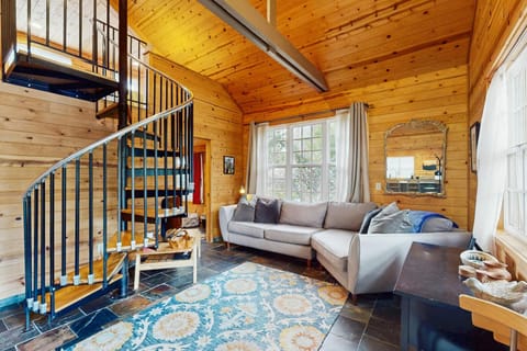 Sibley Cottage House in Manzanita