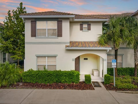 3065 - 5BR w Pool 10min Disney 2 Water Parks House in Kissimmee