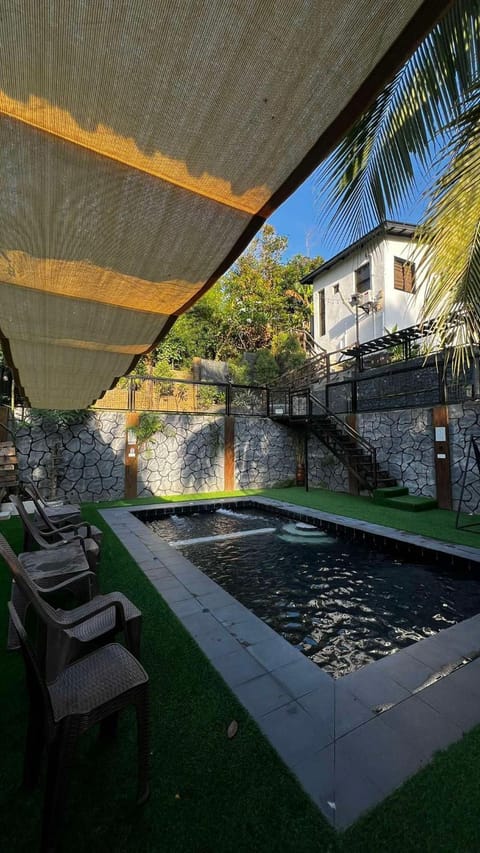 Swimming pool, Swimming pool