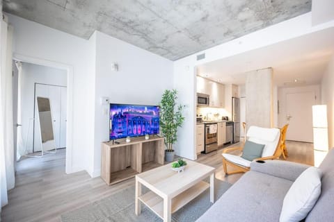 TV and multimedia, Kitchen or kitchenette, Living room, Seating area