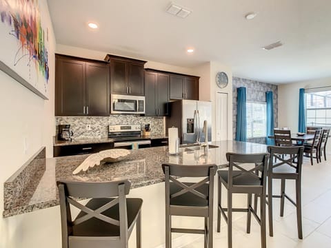 4874 - 5BR w Pool 10min Disney 2 Water Parks House in Kissimmee