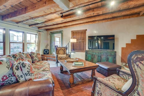 Rustic Adobe-Style Home with Hot Tub in Santa Fe House in Santa Fe