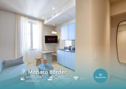 TV and multimedia, Kitchen or kitchenette, Living room, Seating area, Dining area, kitchen, air conditioner