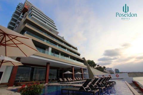 Property building, Restaurant/places to eat, Pool view, Sea view, Swimming pool