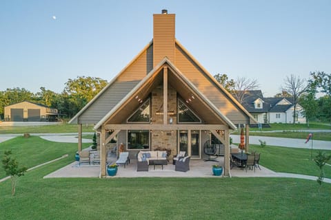 Upscale A-Frame Escape with Lake Access in Quinton! House in Longtown