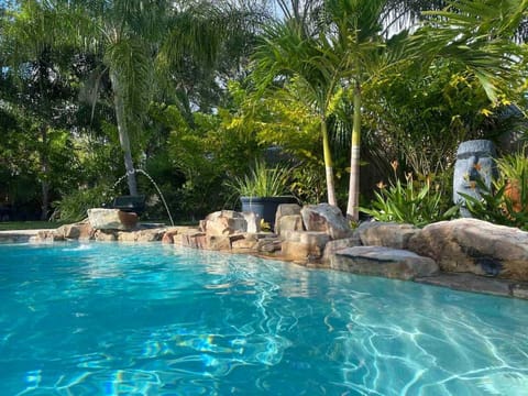 Beach Side Beauty with amazing Pool! House in Crystal Beach