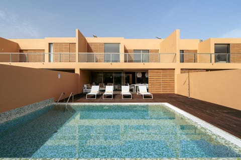Pool view, Swimming pool, sunbed
