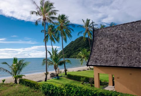 Property building, Day, Garden, Beach, Mountain view, Sea view
