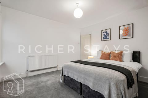 Bed, Photo of the whole room, Bedroom, Text overlay