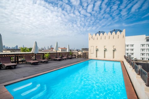 Day, Pool view, Swimming pool, sunbed