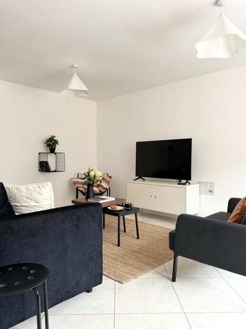 Spacious Oxfordshire House - 5 beds, sleeps 8 Apartment in Didcot