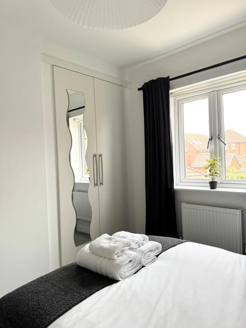 Spacious Oxfordshire House - 5 beds, sleeps 8 Apartment in Didcot