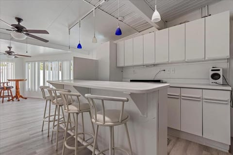 Florida Living Villa in Bayshore Gardens