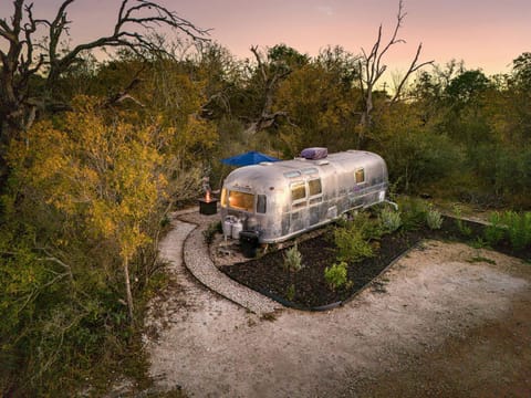 Running Buck Airstream 1 - Hot Tub & 5 Min to Main Campground/ 
RV Resort in Fredericksburg