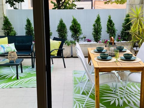 Patio, Garden view