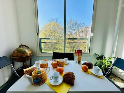 The Urban Stop - Apartment Near Paris & Disney Apartment in Noisy-le-Grand