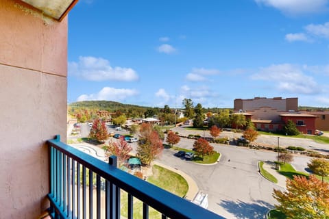 Chula Vista Resort Condo 2520 & 2522 Full Property Apartment in Wisconsin Dells