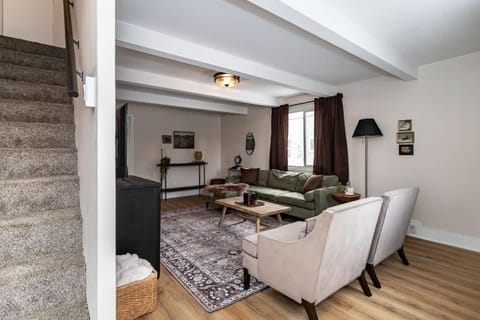 Modern 3BR Getaway-Stylish Ames House in Ames