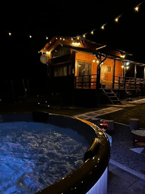 Night, Hot Tub