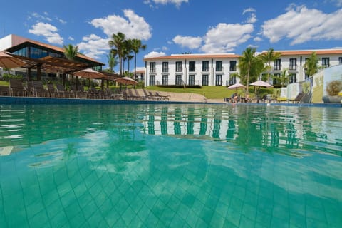 Property building, Day, Pool view, Swimming pool, Swimming pool