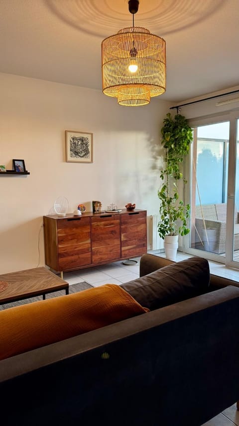 2 Chambres, Sécurisé, Parking, Climatisation, Eurexpo LDLC Arena Apartment in Auvergne-Rhône-Alpes