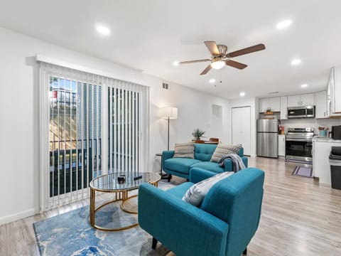 Living room, microwave, oven