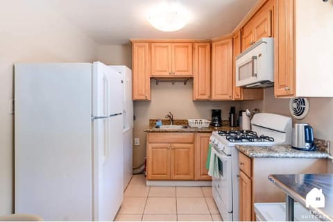 New Modern 2BR Berkeley Retreat - Near UC & Park Apartment in Berkeley