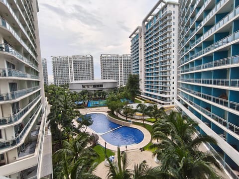 Property building, Day, Balcony/Terrace, Pool view, Swimming pool