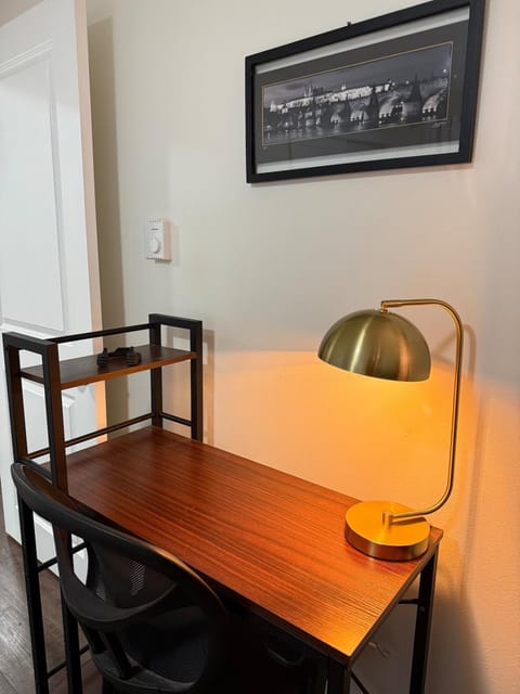 Green lake Retreat Modern Charm & Comfort Apartment in Phinney Ridge